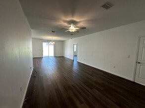 2011 Sloans Outlook Dr in Groveland, FL - Building Photo - Building Photo