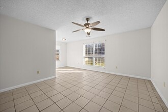 2105 N Keebler Ave in Collinsville, IL - Building Photo - Building Photo