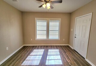 6903 Palestine St in Houston, TX - Building Photo - Building Photo