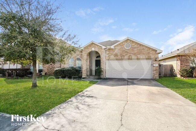 8607 E Highlands Crossing in Highlands, TX - Foto de edificio - Building Photo