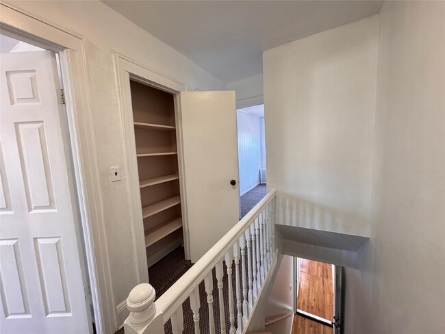 88-42 Francis Lewis Blvd-Unit -2nd Floor in Queens, NY - Foto de edificio - Building Photo