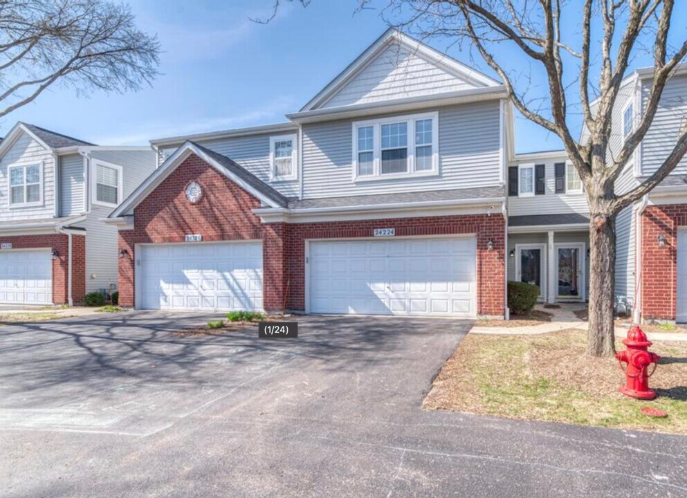24224 Leski Ln in Plainfield, IL - Building Photo