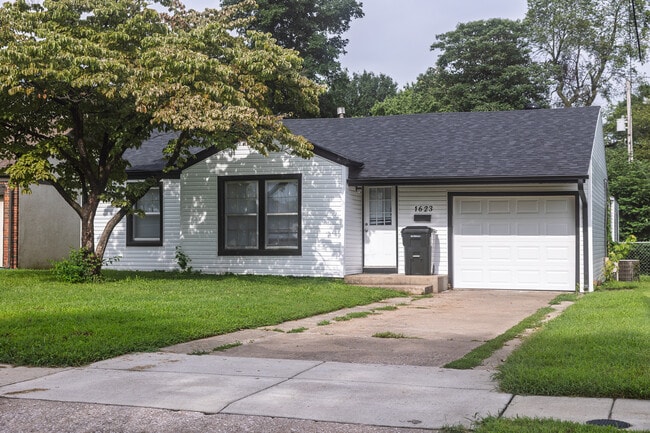 1623 S Kentwood Ave in Springfield, MO - Building Photo - Building Photo
