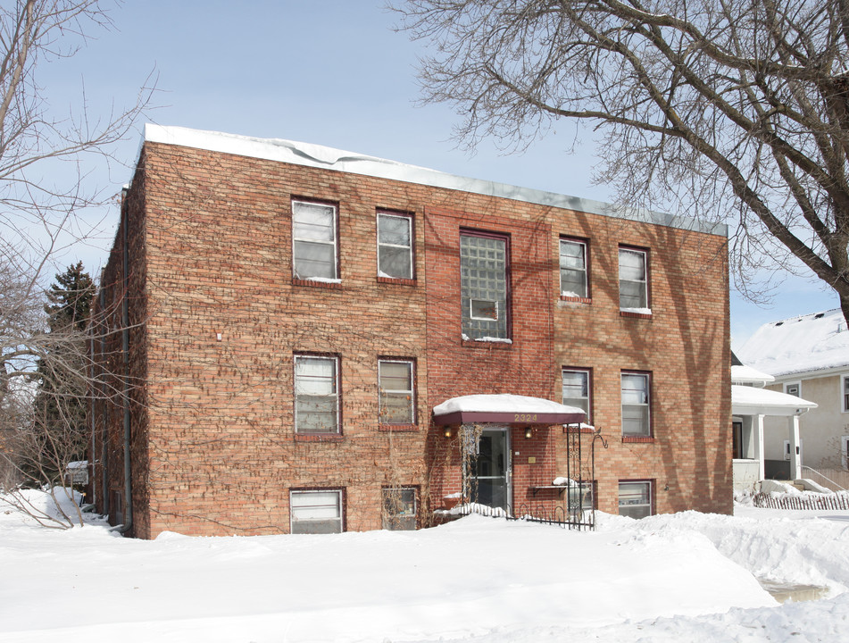 2324 Glenwood Ave N in Minneapolis, MN - Foto de edificio