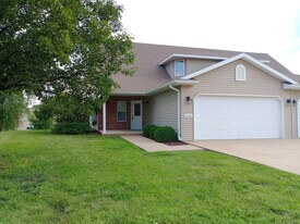 3240 Wind River Cir in Columbia, MO - Building Photo