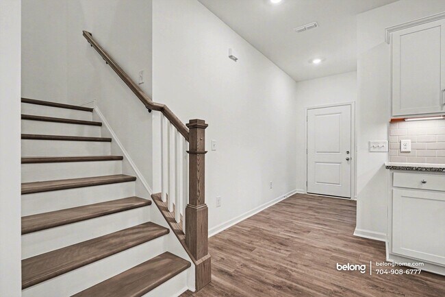 1817 Riverbend Ave in Monroe, NC - Foto de edificio - Building Photo