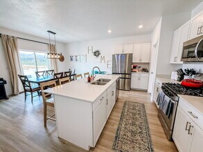 549 N Orchard Dr in Lehi, UT - Building Photo - Building Photo
