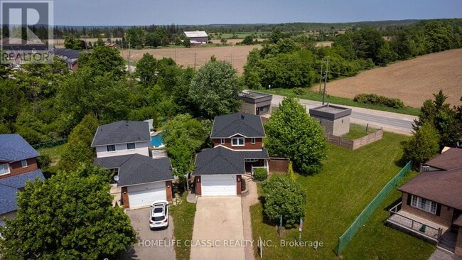 property at 32 Rosenfeld Dr