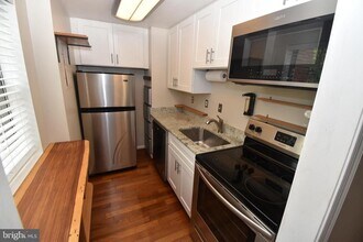 1816 Queens Ln in Arlington, VA - Building Photo - Building Photo