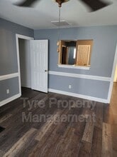 320 S Square Dr in Winterville, NC - Building Photo - Building Photo