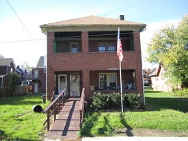 1014 Lowery St, Unit Lowery in Duquesne, PA - Building Photo