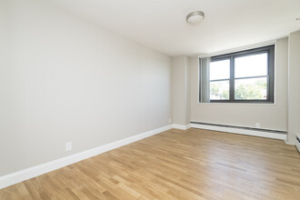 1424 Columbia Rd, Unit #8D in Boston, MA - Building Photo - Building Photo