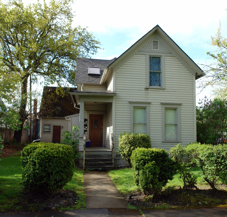 312-316 E 16th Ave in Eugene, OR - Building Photo