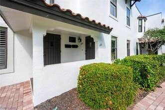 1080 6th St S in Naples, FL - Building Photo - Building Photo