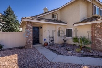 28207 Ajilwood Ct in Menifee, CA - Foto de edificio - Building Photo