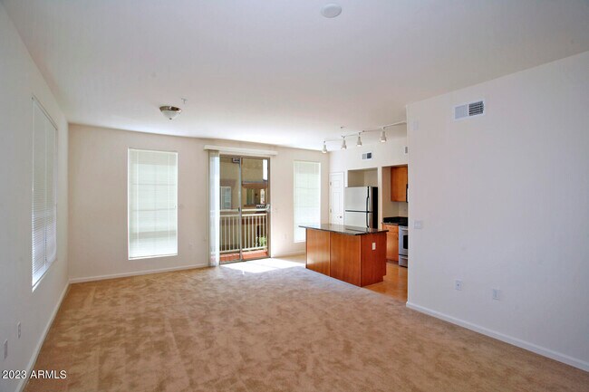 1920 E Bell Rd-Unit -1015 in Phoenix, AZ - Building Photo - Building Photo
