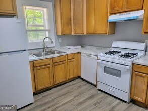 1366 Campbellton Rd SW in Atlanta, GA - Building Photo - Building Photo