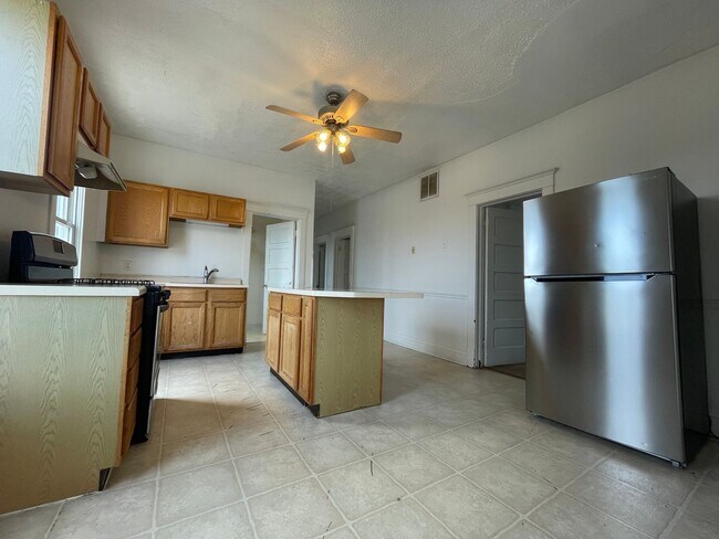 411 Main St-Unit -2F in Hobart, IN - Building Photo - Building Photo