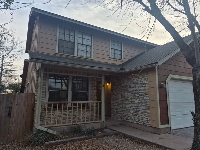 1105 Ash Cove in Austin, TX - Building Photo - Building Photo