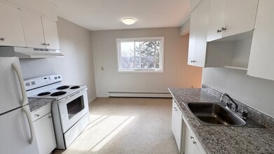 60 Doon Rd in Kitchener, ON - Building Photo - Building Photo