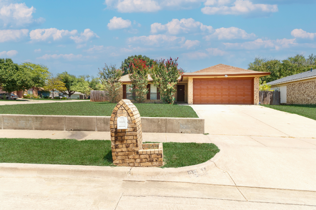 3501 Green Hill Dr in Arlington, TX - Building Photo - Building Photo
