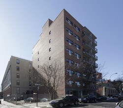 2716 41st Ave in Long Island City, NY - Building Photo - Building Photo