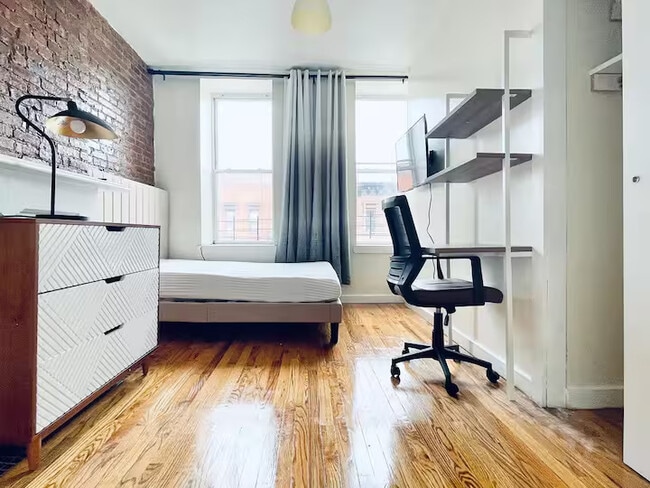 Furnished room/NOT APARTMENT in Brooklyn, NY - Building Photo - Building Photo