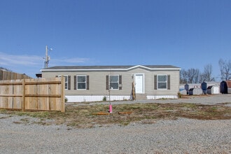 295 Seays Rd in Trenton, KY - Building Photo - Building Photo