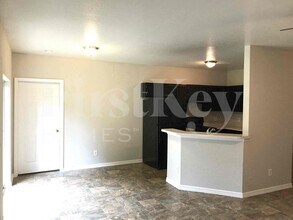 4743 Luther Ave in North Port, FL - Foto de edificio - Building Photo