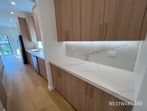 2042 W Washington Blvd in Chicago, IL - Building Photo - Building Photo