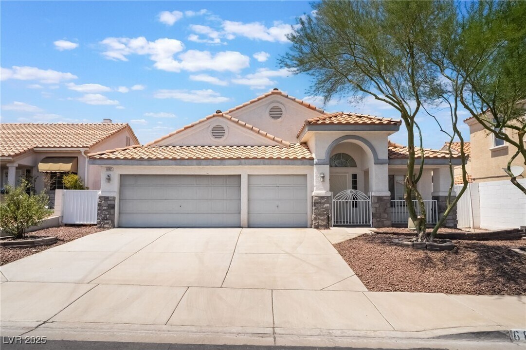 682 Scenic Tierra Ln in Henderson, NV - Foto de edificio