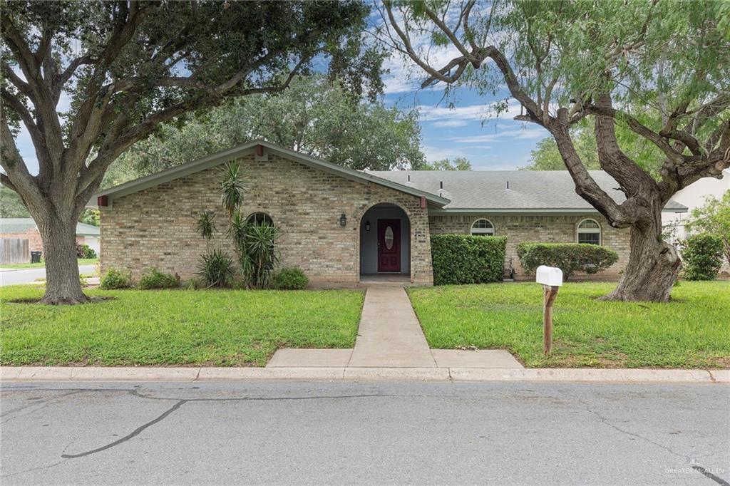 18 Kerria Ave in McAllen, TX - Building Photo