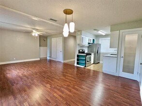 2121 Travis Dr in Carrollton, TX - Building Photo - Building Photo