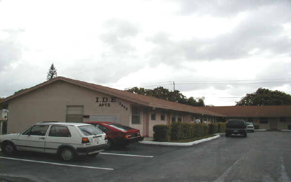 I.d.e. Apartments in Hollywood, FL - Building Photo - Building Photo