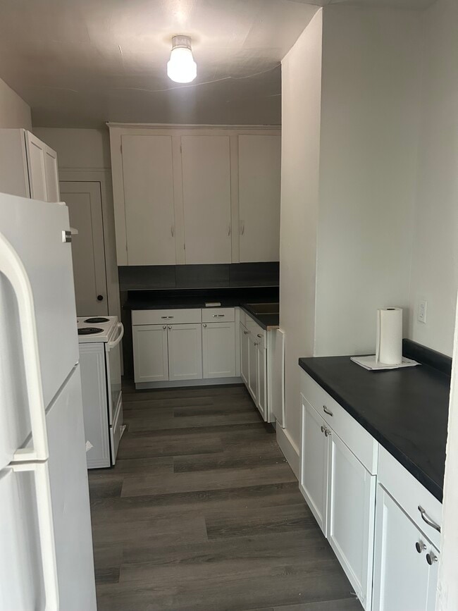 17-19 W 2nd St, Unit 3 in Spencer, IA - Foto de edificio - Building Photo