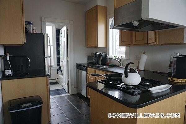 335 Beacon St, Unit 3 in Somerville, MA - Foto de edificio - Building Photo