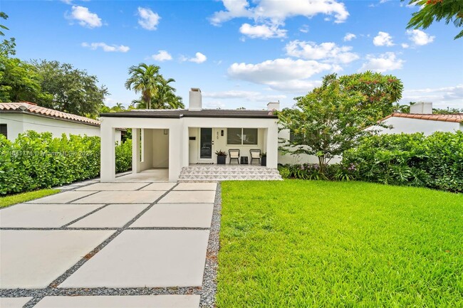 829 Granada Groves Ct in Coral Gables, FL - Building Photo - Building Photo