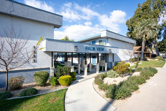 Palm View Apartments in Azusa, CA - Foto de edificio - Building Photo