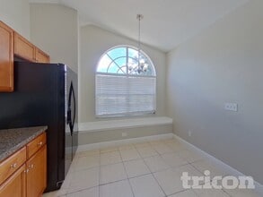 9808 Red Clover Ave in Orlando, FL - Foto de edificio - Building Photo