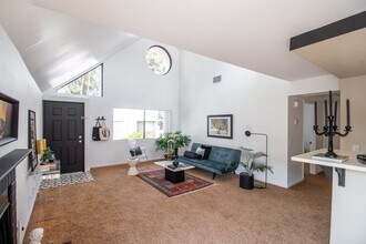 11875 Caminito Ronaldo in San Diego, CA - Building Photo - Building Photo