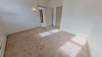 142 W Main St in Windsor, PA - Building Photo - Building Photo