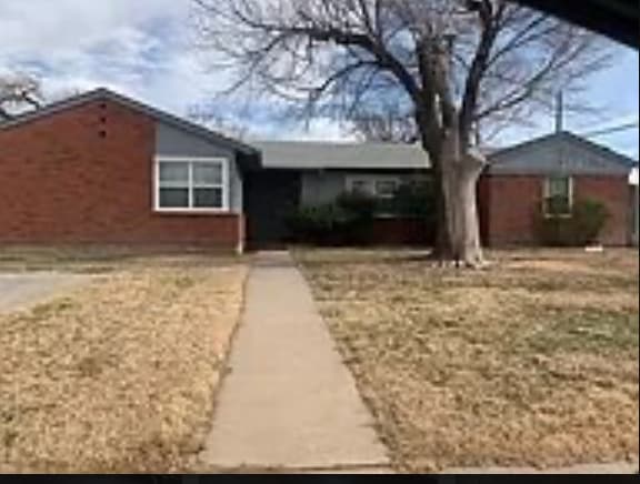 property at 2809 Westhaven Cir