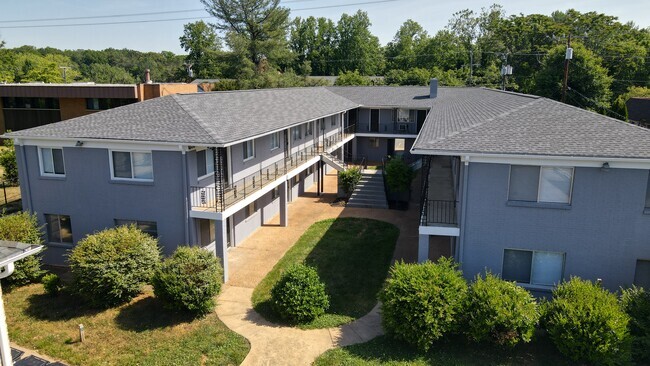 Crestview Apartments in Charlottesville, VA - Foto de edificio