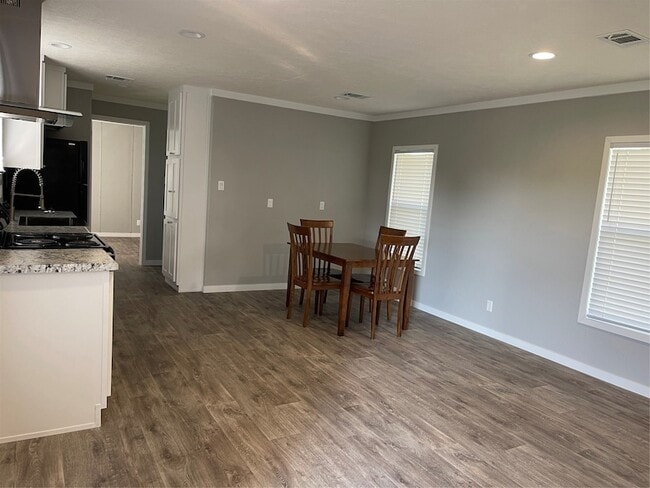 2840 TX-19 in Huntsville, TX - Building Photo - Building Photo