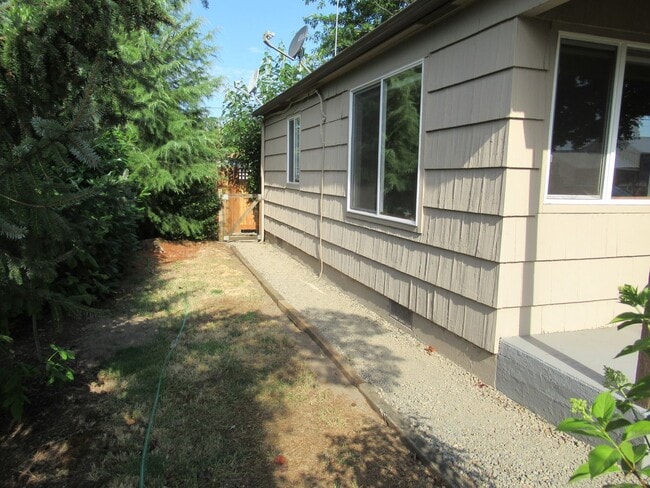 2989 Pringle Rd SE in Salem, OR - Building Photo - Building Photo