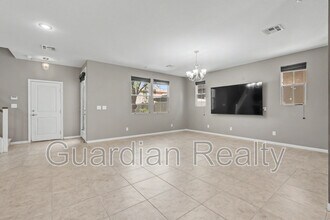 3220 Jevonda Ave in Henderson, NV - Building Photo - Building Photo