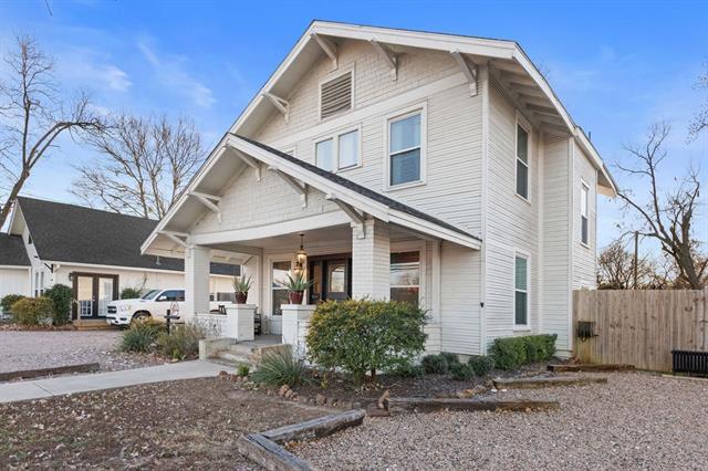 915 N Center St in Bonham, TX - Building Photo - Building Photo