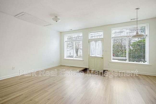 505 N Greensboro St in Carrboro, NC - Building Photo - Building Photo