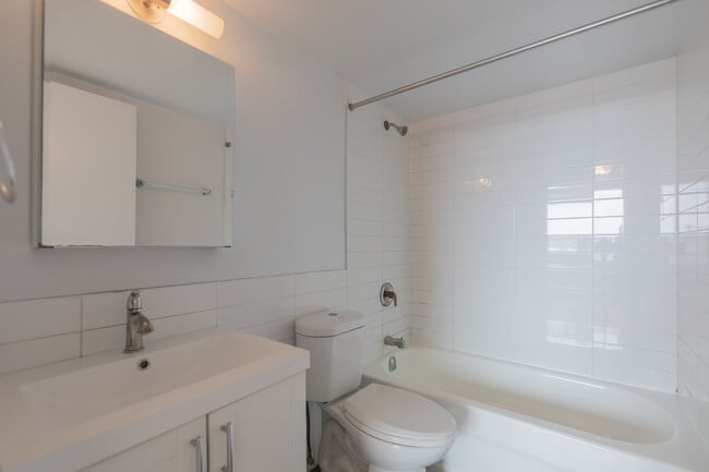 Warren Court Apartments