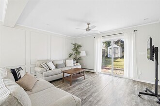 22 Shelter Ln in Levittown, NY - Building Photo - Building Photo